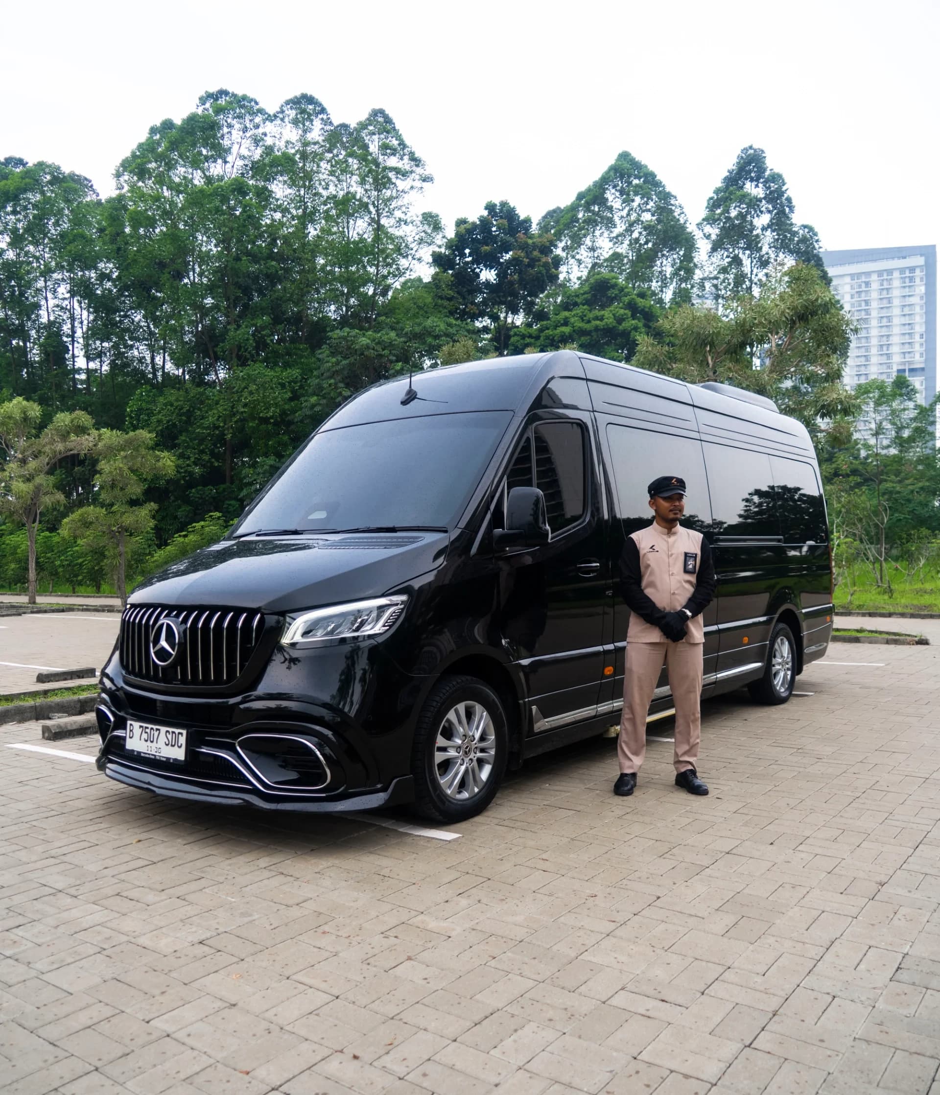 Sprinter Van tampak samping